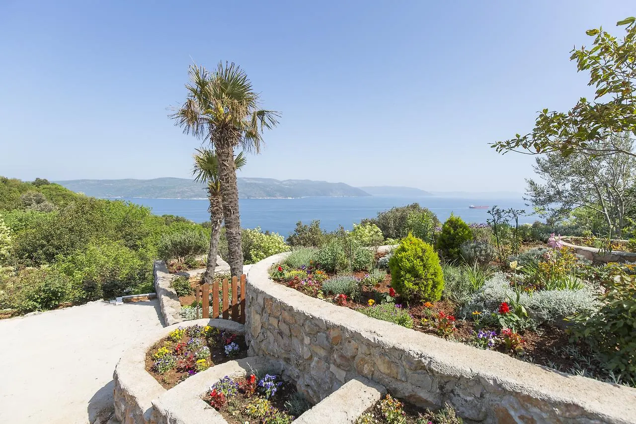 Apartments Villa Paradiso Plomin